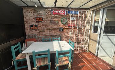 CHALET DE 4 AMBIENTES EN DOS PLANTAS