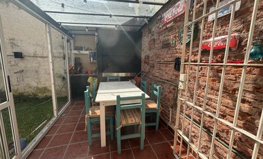 CHALET DE 4 AMBIENTES EN DOS PLANTAS