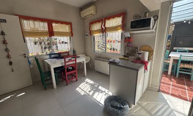 CHALET DE 4 AMBIENTES EN DOS PLANTAS