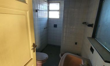 Local en  excelente esquina