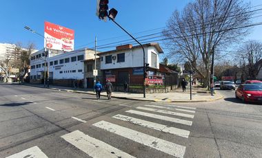 Local en  excelente esquina