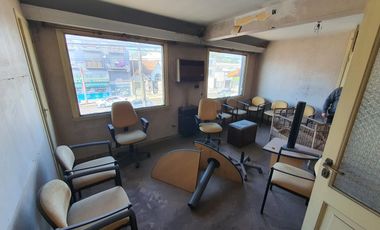 Local en  excelente esquina