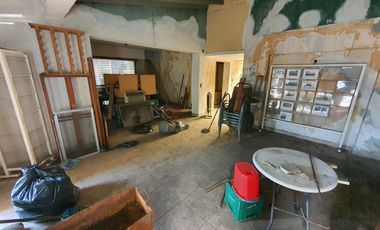 Local en  excelente esquina