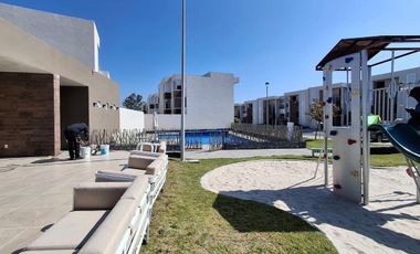 Departamento en Venta en PB  Zakia Querétaro 2 recamaras, amplio Jardin/ Alberca