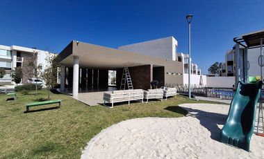 Departamento en Venta en PB  Zakia Querétaro 2 recamaras, amplio Jardin/ Alberca