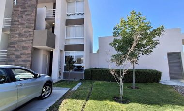 Departamento en Venta en PB  Zakia Querétaro 2 recamaras, amplio Jardin/ Alberca