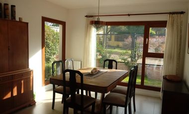 Casa en venta en Quequén - Necochea - 4 ambientes con pileta