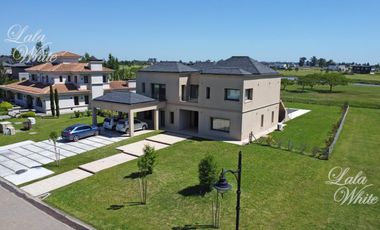 Casa con vista al golf en venta - La Providencia Country Club, Canning, Ezeiza