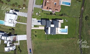 Casa con vista al golf en venta - La Providencia Country Club, Canning, Ezeiza