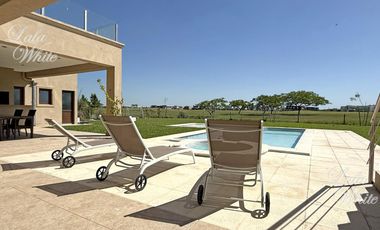 Casa con vista al golf en venta - La Providencia Country Club, Canning, Ezeiza