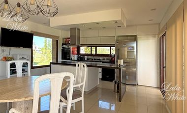 Casa con vista al golf en venta - La Providencia Country Club, Canning, Ezeiza