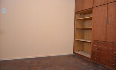 PH- Lanus Oeste - 3 Ambientes - Refaccionado a Nuevo - Doble Patio  -  Listo para Mudarse