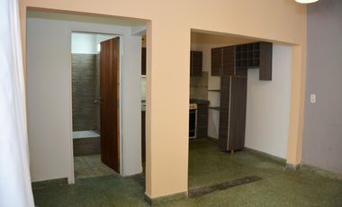 PH- Lanus Oeste - 3 Ambientes - Refaccionado a Nuevo - Doble Patio  -  Listo para Mudarse