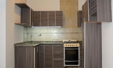 PH- Lanus Oeste - 3 Ambientes - Refaccionado a Nuevo - Doble Patio  -  Listo para Mudarse