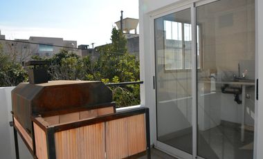 PH- Lanus Oeste - 3 Ambientes - Refaccionado a Nuevo - Doble Patio  -  Listo para Mudarse