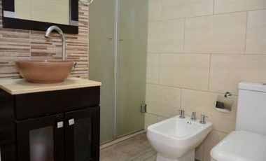 PH- Lanus Oeste - 3 Ambientes - Refaccionado a Nuevo - Doble Patio  -  Listo para Mudarse