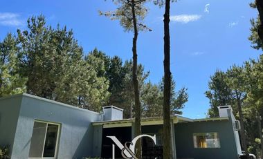 Casa en  venta en Costa Esmeralda 5 ambientes con gas natural