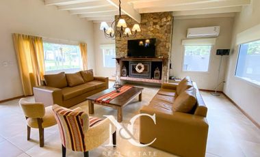 Casa en  venta en Costa Esmeralda 5 ambientes con gas natural