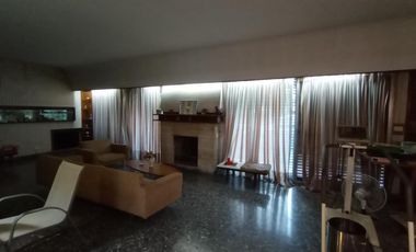 CASA EN EXCELENTE UBICACION SOBRE LOTE DE 819 M2