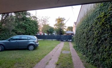 CASA EN EXCELENTE UBICACION SOBRE LOTE DE 819 M2