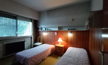 CASA EN EXCELENTE UBICACION SOBRE LOTE DE 819 M2