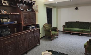 Departamento - venta - Banfield Oeste - cinco ambientes - dependencia - lavadero