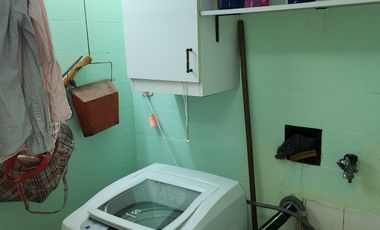 Departamento - venta - Banfield Oeste - cinco ambientes - dependencia - lavadero