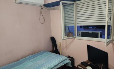 Departamento - venta - Banfield Oeste - cinco ambientes - dependencia - lavadero