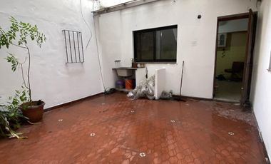 PH en la Boca con patio, cochera, entrada independiente y super luminoso