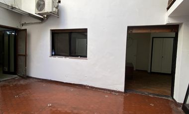 PH en la Boca con patio, cochera, entrada independiente y super luminoso