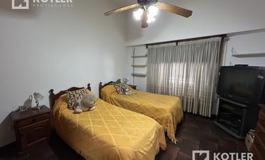 PH independiente en venta con 3 dormitorios y jadin