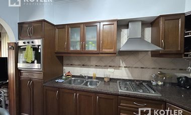 PH independiente en venta con 3 dormitorios y jadin