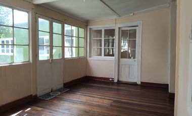 SE ARRIENDA CASA CENTRICA 5D 1B SAN FELIPE