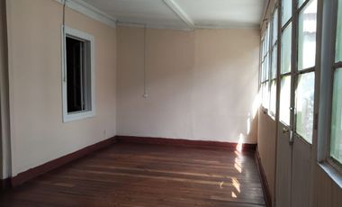 SE ARRIENDA CASA CENTRICA 5D 1B SAN FELIPE