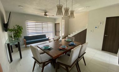 Casa en Renta con muebles en PORTOVELA RESIDENCIAL