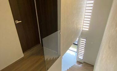 Casa en Renta con muebles en PORTOVELA RESIDENCIAL