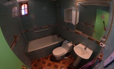 CASA CON PISCINA Y ESPACIO DE MEDITACIÓN EN PIRQUE