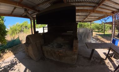 CASA CON PISCINA Y ESPACIO DE MEDITACIÓN EN PIRQUE