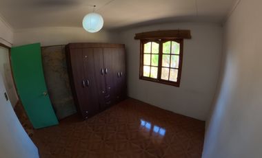 CASA CON PISCINA Y ESPACIO DE MEDITACIÓN EN PIRQUE