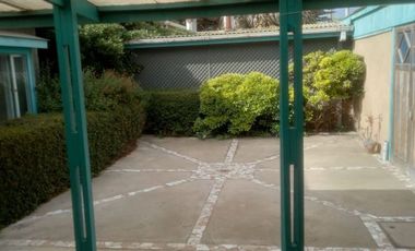 Casa en Venta en Propiedad única en centro histórico de Los Vilos. 2 casas con acceso independiente. Bodegón Cultural de Los Vilos