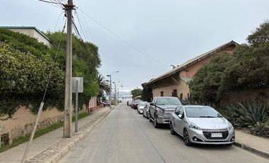 Casa en Venta en Propiedad única en centro histórico de Los Vilos. 2 casas con acceso independiente. Bodegón Cultural de Los Vilos