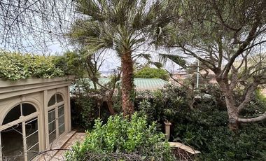 Casa en Venta en Propiedad única en centro histórico de Los Vilos. 2 casas con acceso independiente. Bodegón Cultural de Los Vilos