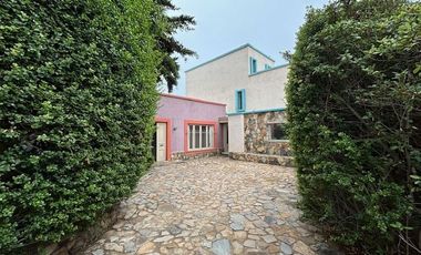 Casa en Venta en Propiedad única en centro histórico de Los Vilos. 2 casas con acceso independiente. Bodegón Cultural de Los Vilos