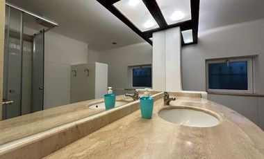 Casa en Venta en Propiedad única en centro histórico de Los Vilos. 2 casas con acceso independiente. Bodegón Cultural de Los Vilos