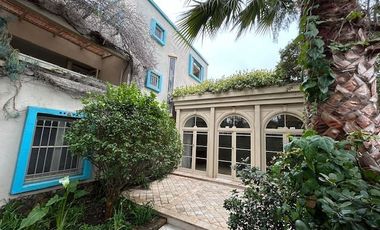 Casa en Venta en Propiedad única en centro histórico de Los Vilos. 2 casas con acceso independiente. Bodegón Cultural de Los Vilos