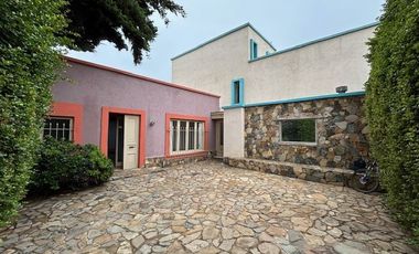 Casa en Venta en Propiedad única en centro histórico de Los Vilos. 2 casas con acceso independiente. Bodegón Cultural de Los Vilos
