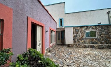 Casa en Venta en Propiedad única en centro histórico de Los Vilos. 2 casas con acceso independiente. Bodegón Cultural de Los Vilos