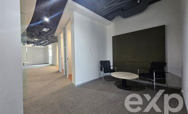 Oficina en Arriendo en A pocos pasos del metro El Golf