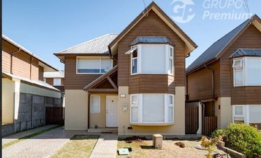 Casa en Venta en Condominio N° 5