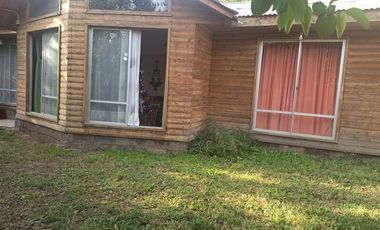 Casa en Arriendo en Camino El Volcan 5100